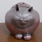 鉄釉香炉猫